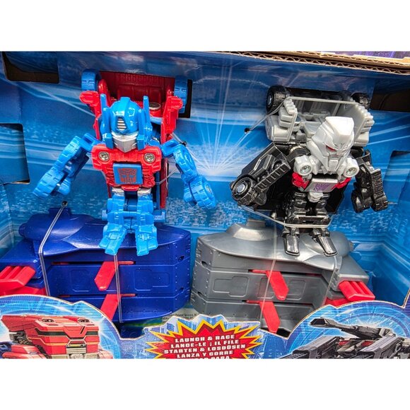 Transformers One Optimus Prime Orion Pax & Megatron D-16 Figures Launch - Picture 2 of 5